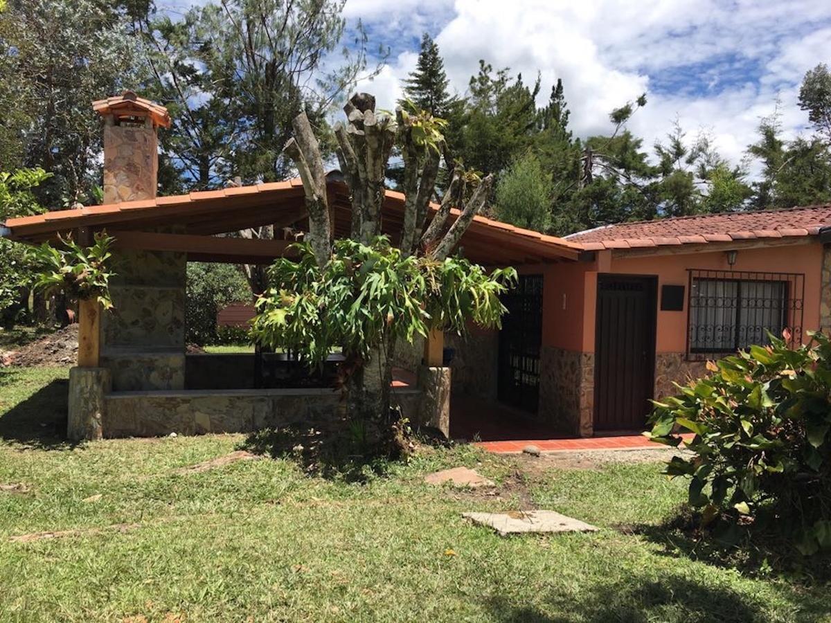 La Casa De Piedra Βίλα Guatapé Εξωτερικό φωτογραφία