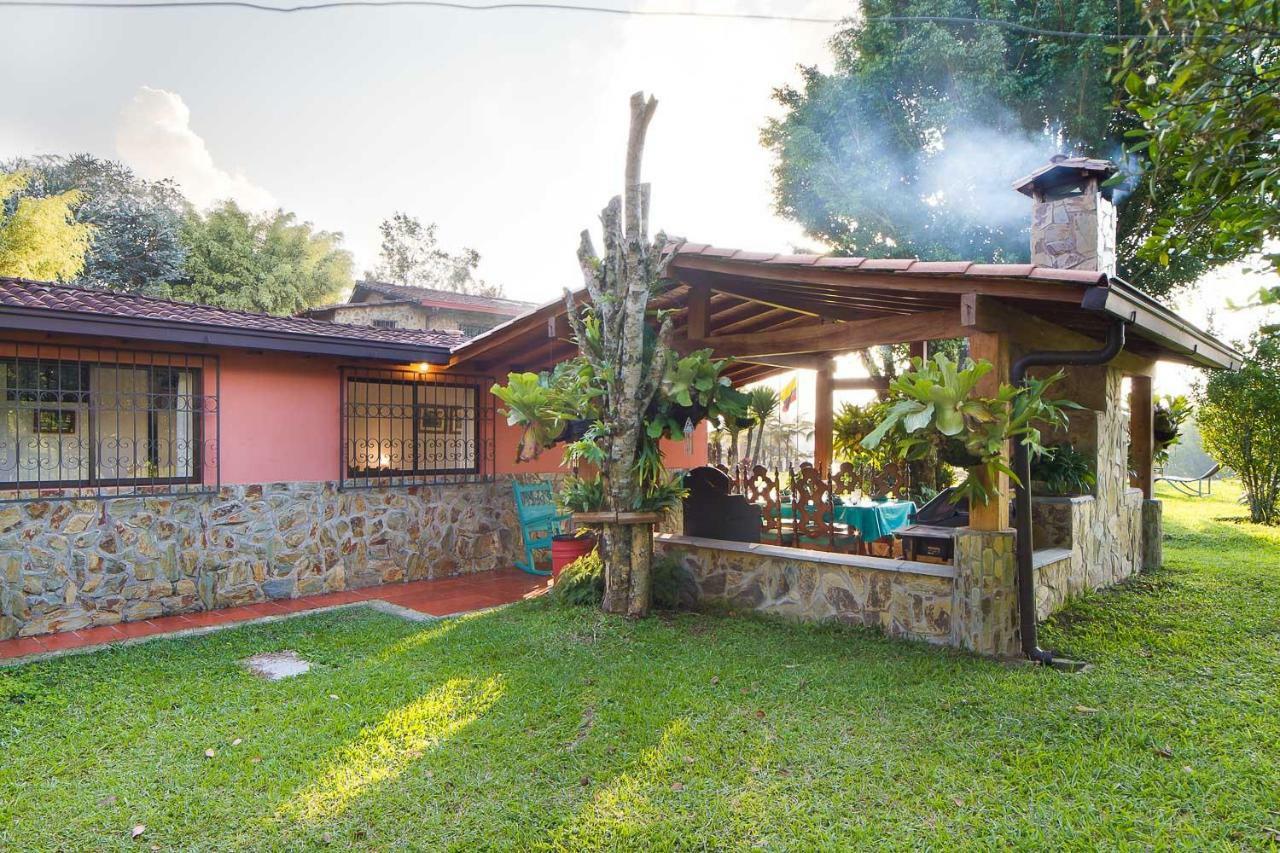 La Casa De Piedra Βίλα Guatapé Εξωτερικό φωτογραφία